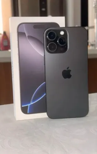 iPhone 16 Pro Max