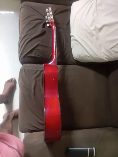 Vendo um violão