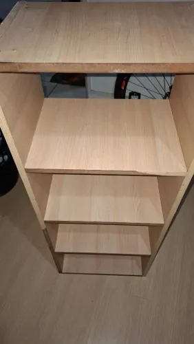 Estante pequena multiuso / nicho organizador em bom estado