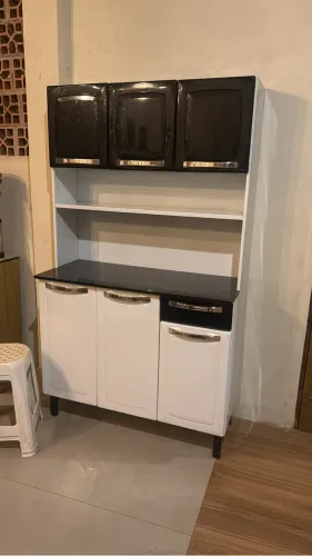 Vendo armário Itatiaia 6 portas/1 gaveta - novo