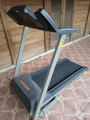 Esteira Athletic Advanced 430EE Cinza (Suporta 120Kg) - parcelo no cartão