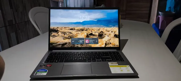 Notebook ASUS Vivobook 15, AMD Ryzen 7 5825U SEMINOVO