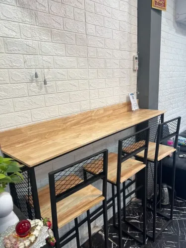 Mesa passa prato estilo industrial 