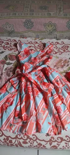 Vestido infantil de festa linda estampa.Vendo perfeita estado.