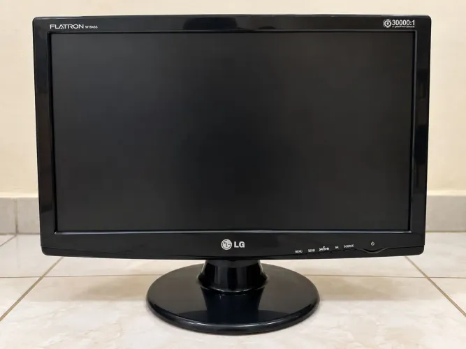 Monitor LG Flatron VGA - Funcionando perfeitamente