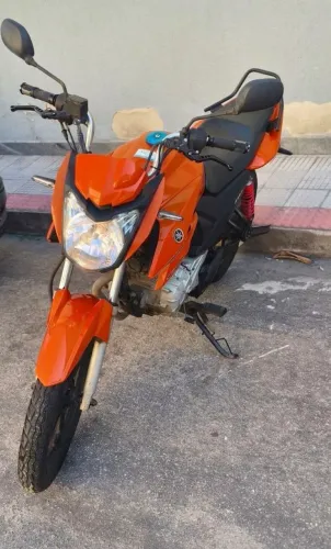 Fazer 150 único dono, impecável e baixo Km.