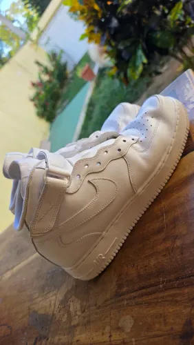 Tênis Nike Air Force 1 Mid 07 R$850,00