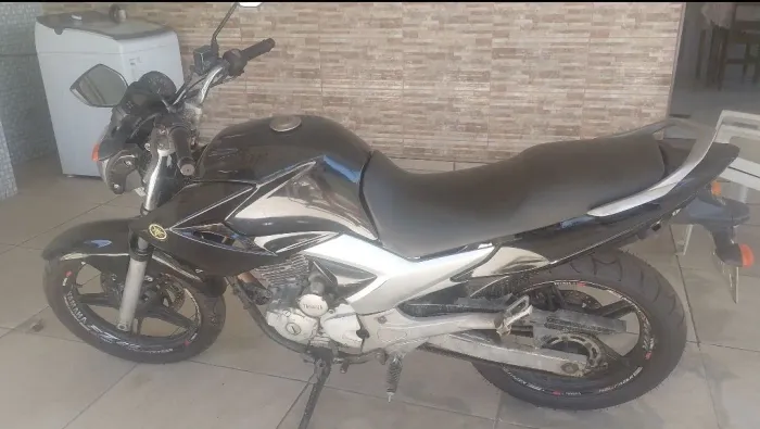 Vendo moto Yamaha fazer 250c ano 2011