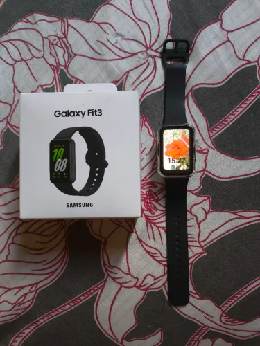Smartwatch Galaxy fit3 - semi-novo, completo e impecável