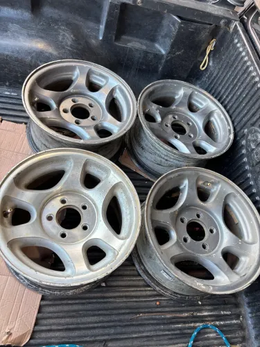 Vendo jogo de rodas ranger aro 15 5x114