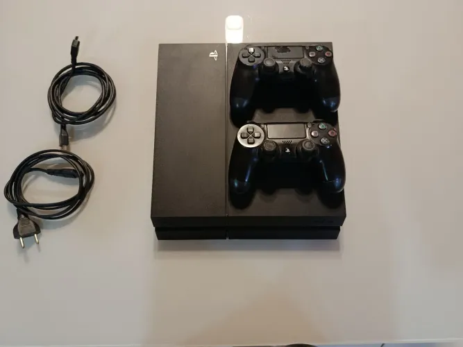 Playstation 4 FAT 500gb - 2 Controles Originais - 2 Jogos Mídia + 2 Jogos PSN