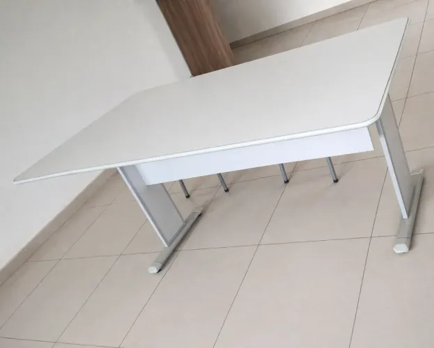 Mesa para reunião 2,00x0,90 marca Pandin