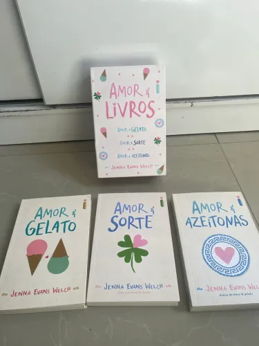 Box amor e livros