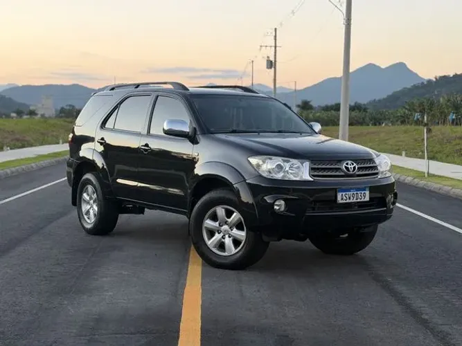 Toyota Hilux CD 4X4 2.8 Diesel Aut. 2011