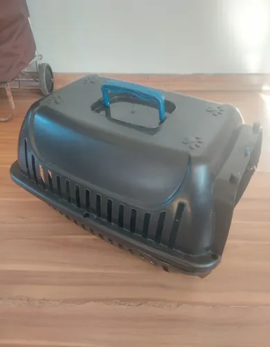 VENDO ESSAS DUAS CAIXAS CASINHA DE TRANSPORTE PARA ANIMAL