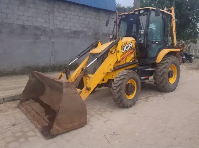 Retroescavadeira JCB 2021