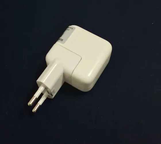 Apple Carregador Fonte 10w Usb A Mod. A1357 Ipad, Iphone (Usado)
