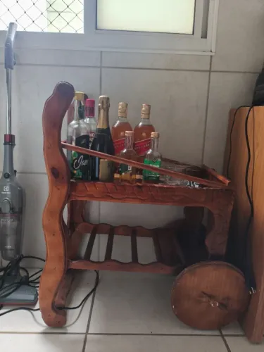 Barzinho de madeira 