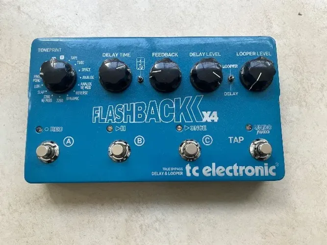 Pedal delay Flashback X4 , TC Electronic
