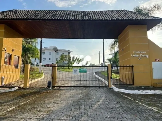 Terreno 355m² em Condomínio - Passa Vinte - imv