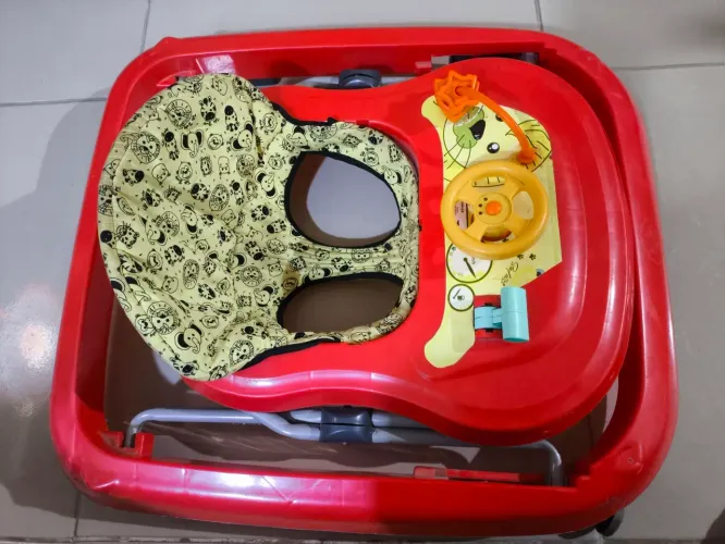 Vendo andador de bebê usado em boas condições!