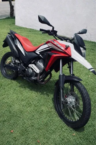 XRE 300 2013 | Motos Feito | Pneus novos | Conservada