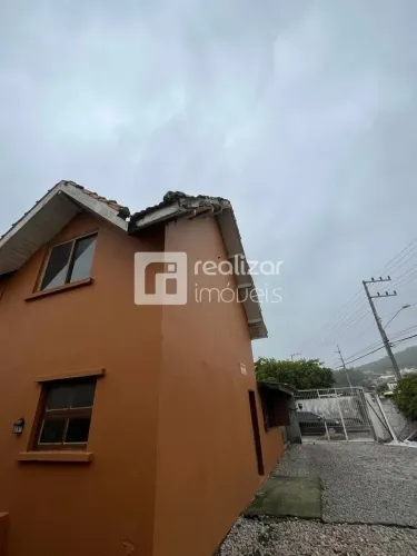 Casa quartos no bairro vargem do Bom Jesus - Florianópolis