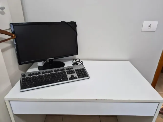 Mesinha de Computador