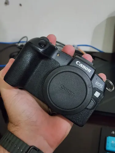 Canon RP + Lentes + Flash + Baterias