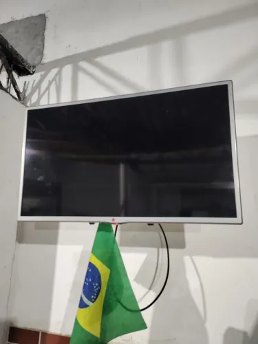 Vendo uma TV LG 32 polegadas Smart