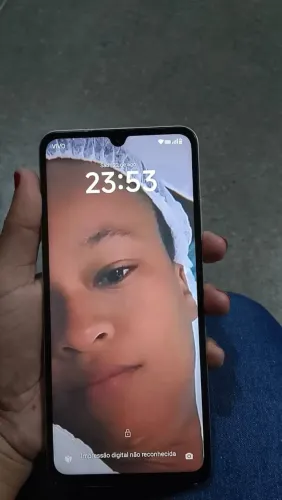 Vende-se celular poco