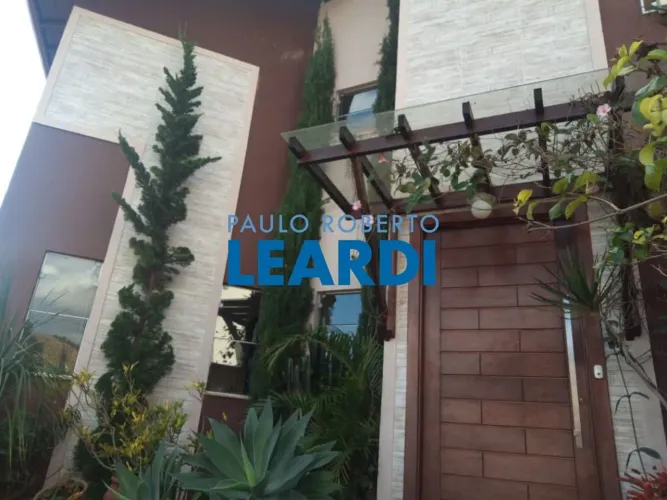 CASA EM CONDOMÍNIO - CONDOMÍNIO PITANGUEIRAS - MG