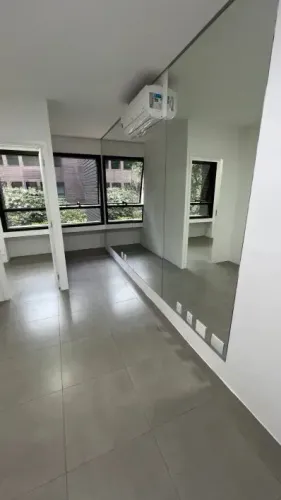 Sala comercial em Granja Viana, 41m2.