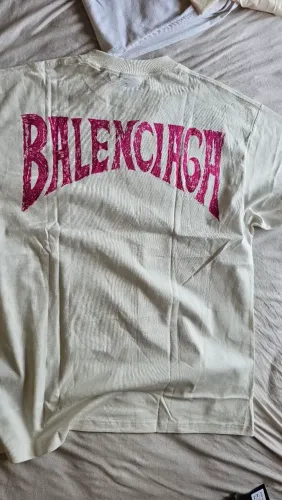 Camiseta balenciaga 