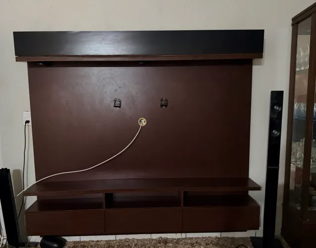 PAINEL DE TV MADEIRA DE LEI 1,84