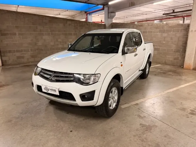 Mitsubishi L200 Triton HLS 2.4 Flex 16V CD Mec. 2015