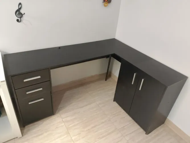 Mesa L escritório