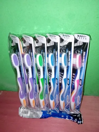 12 Escovas