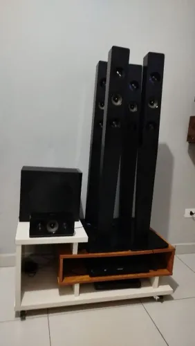 Home Theater Philips c/ DVD 1000W RMS - 5.1 Canais Conexão HDMI USB Karaokê