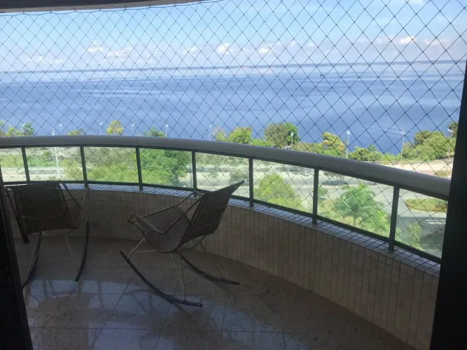 Apartamento 4 suítes, 211m2 Condomínio. Varandas. Ponta Negra .