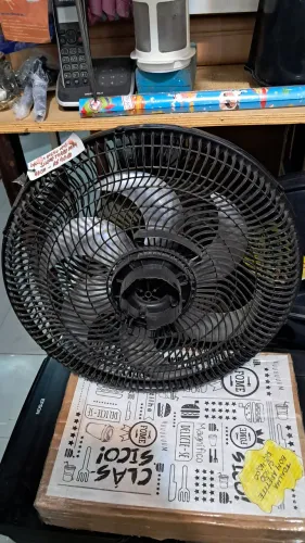 Grades frontal e trazeira com hélice vent Arno Silence Turbo max 40 cm