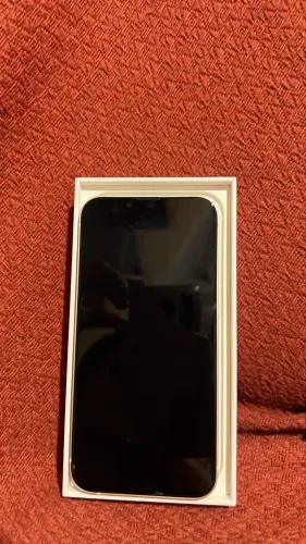 Vende se IPhone 13