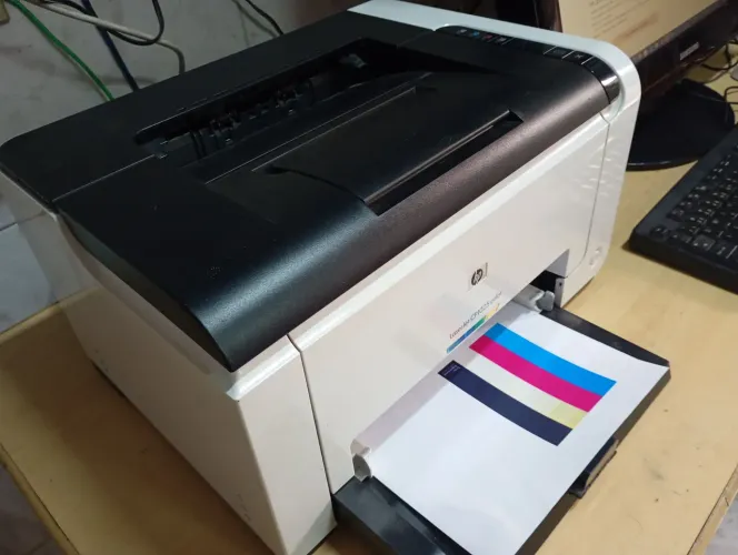 HP LESEJET CP 1025 COLOR