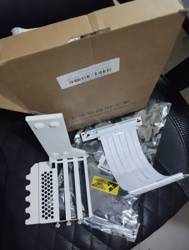 Suporte vertical branco para placa de vídeo