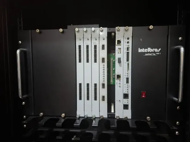 Central PABX 140 P/RACK COMPLETA