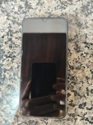 Redmi 9T usado com marcas de uso mais funciona perfeitamente