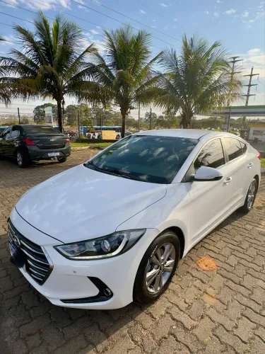 Hyundai Elantra Special Edit. 2.0 16V Flex Aut. 2017