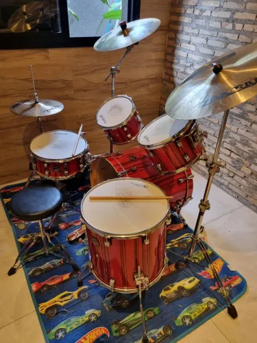 Bateria Odery Equalizer Muito Nova c Pratos 7 Peças