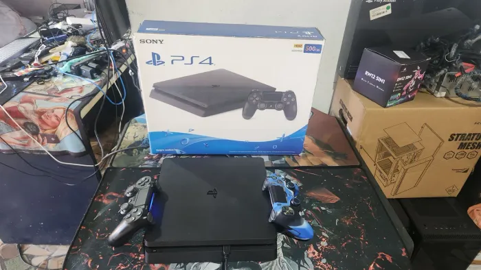 Ps4 Slim 500GB 2 Controles Cabos Caixa