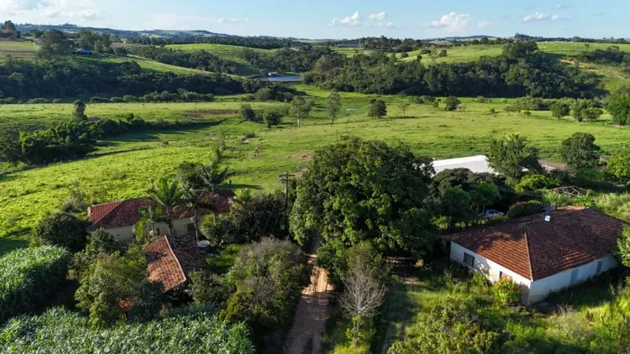 *EXCELENTE SÍTIO A VENDA NA REGIÃO DE ITAPETININGA-SP* ?? Área Total: 13 Alqueires ou 31,5